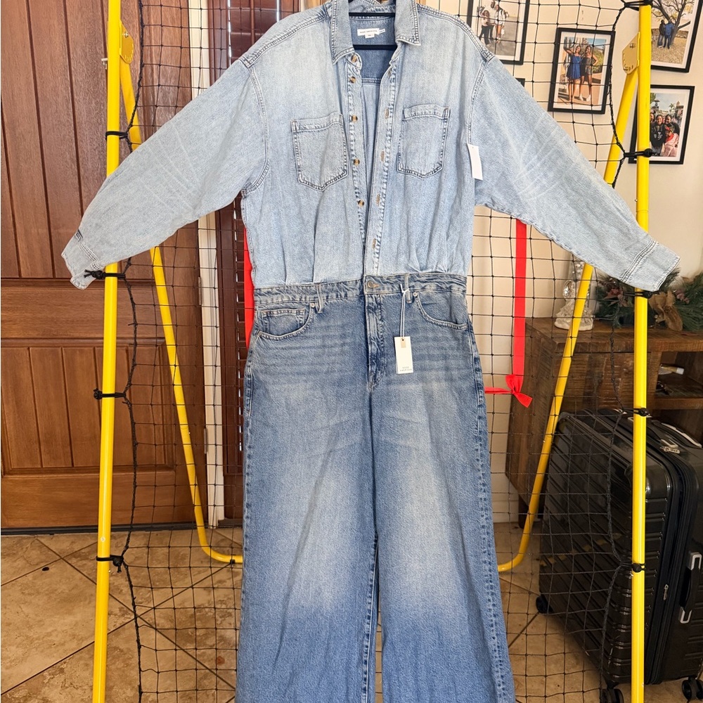 Good American Light Blue Flare Jeans - Picture 6 of 9